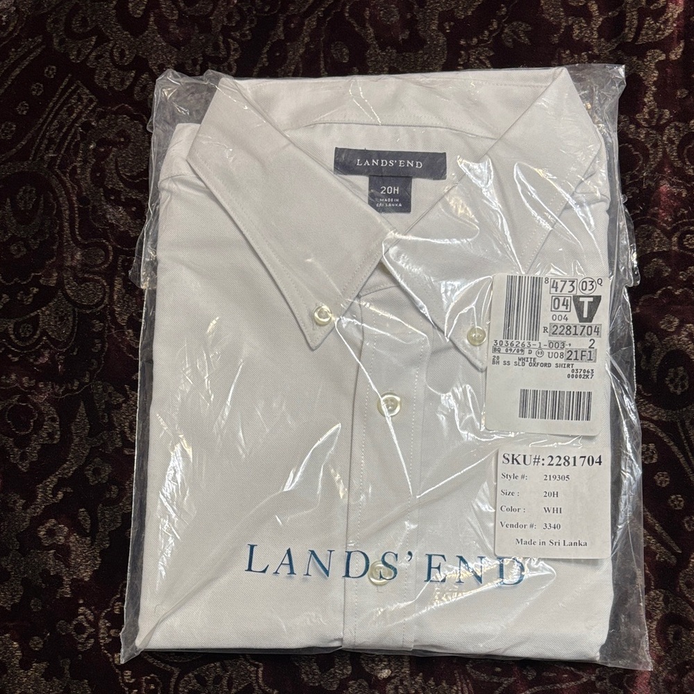 Lands' End Boys. Crisp White Dress Shirt. Short sleeved. Size 20H. Boys husky.